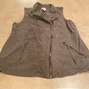 Women’s American Eagle vest size medium